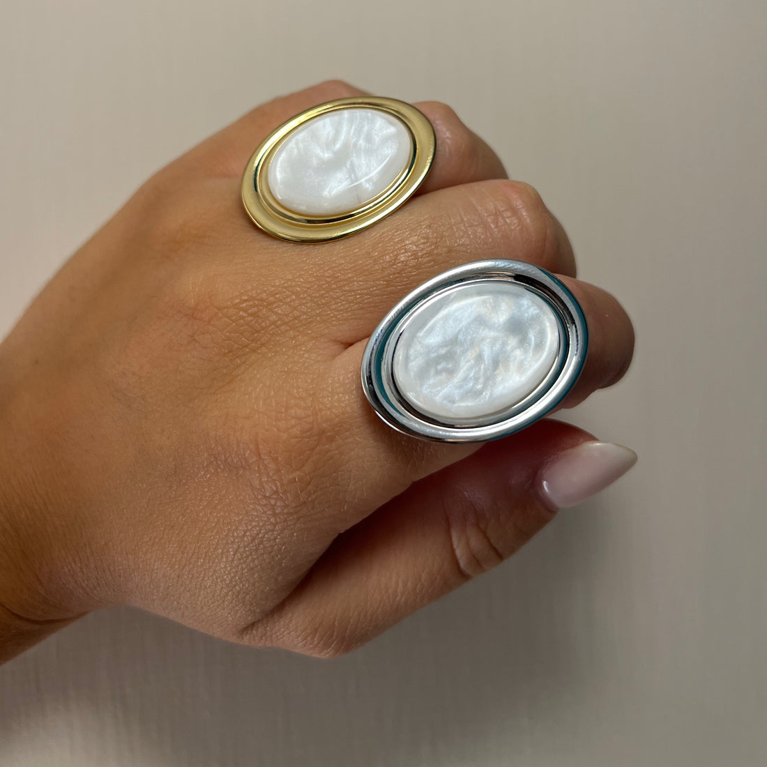 Anello regolabile madreperla