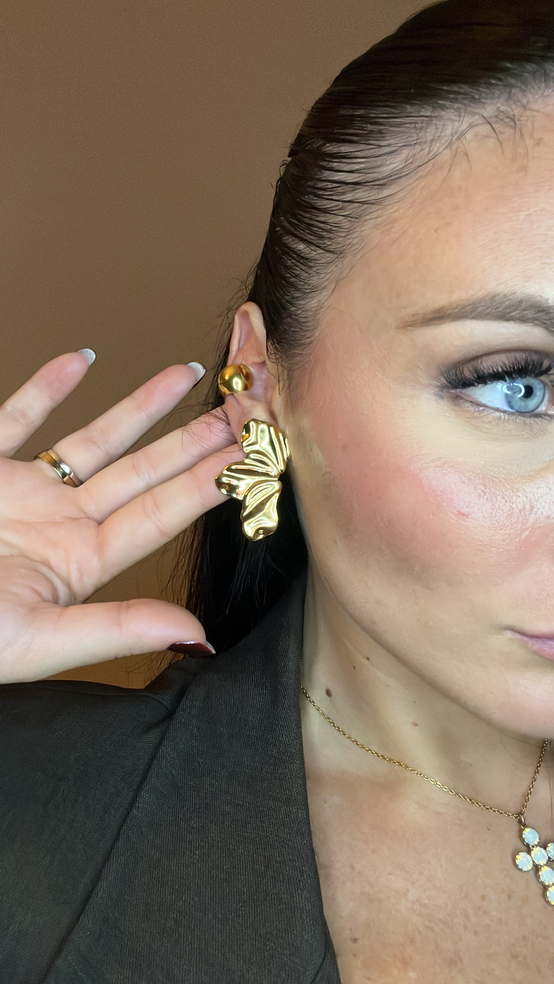 Orecchini foglia gold✨